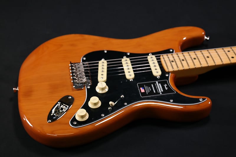 

Электрогитара Fender American Professional II Stratocaster - Maple Fingerboard - Roasted Pine 384