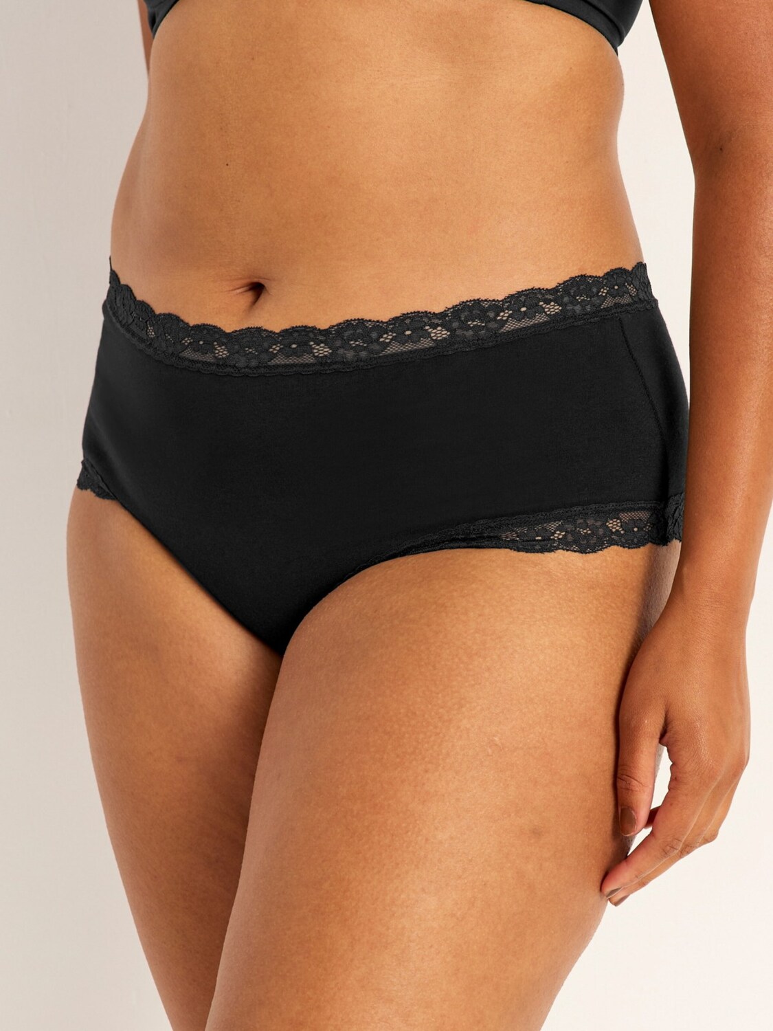 

Cellbes of Sweden Трусики в черном цвете