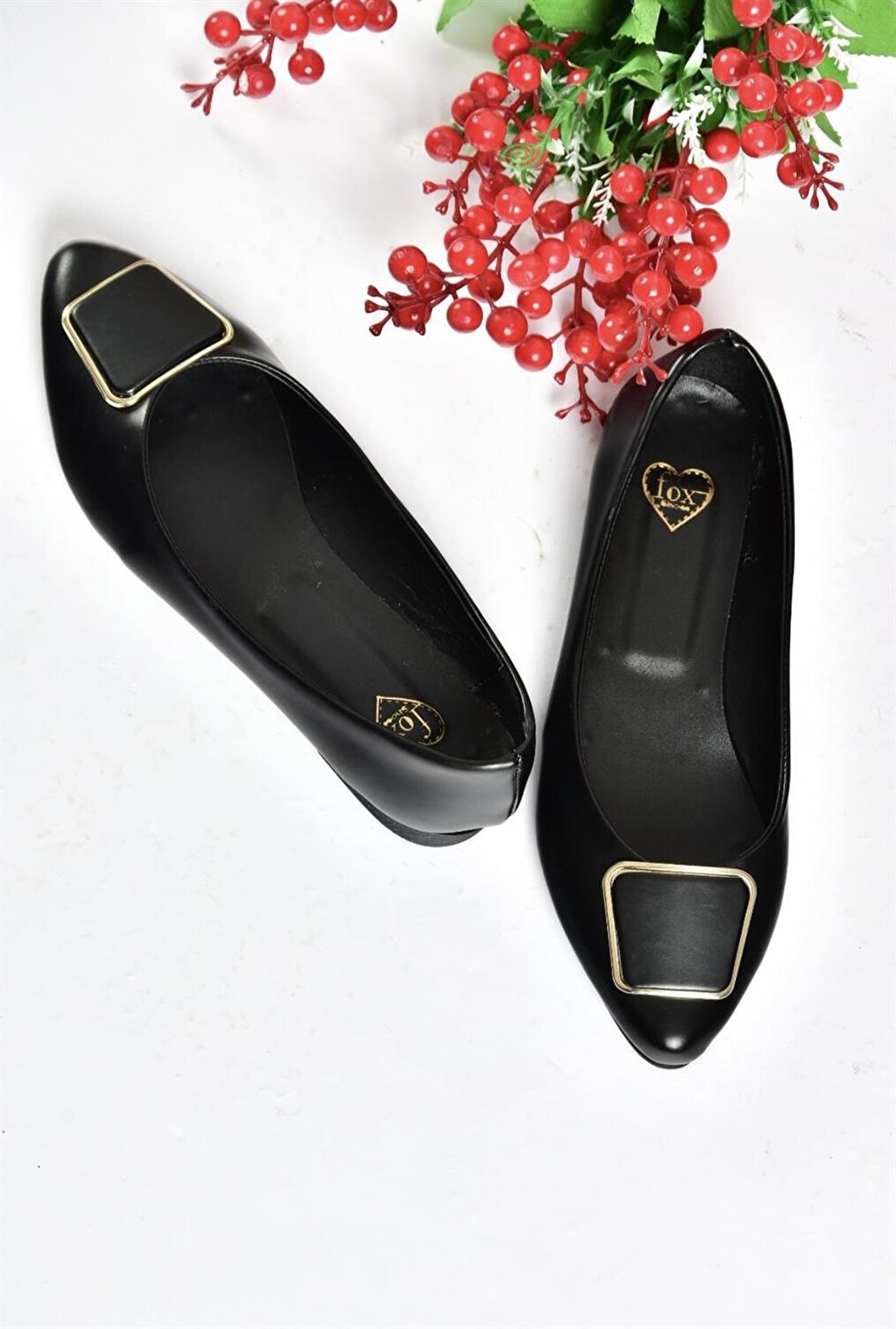 

P726776309 Женские балетки с черной пряжкой Fox Shoes