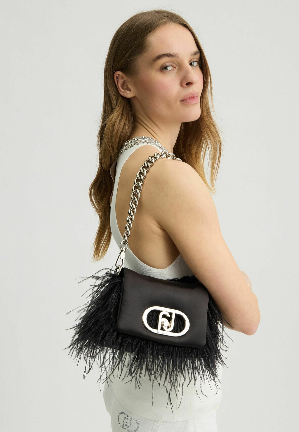 

Сумка через плечо WITH FEATHERED DETAILING LIU JO, черный