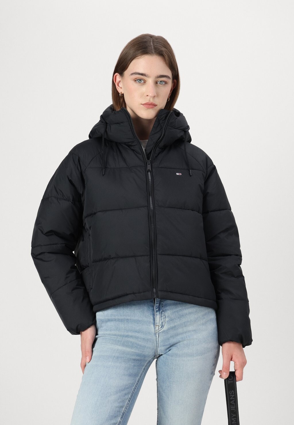 

Зимняя куртка ASPEN Tommy Jeans, черный