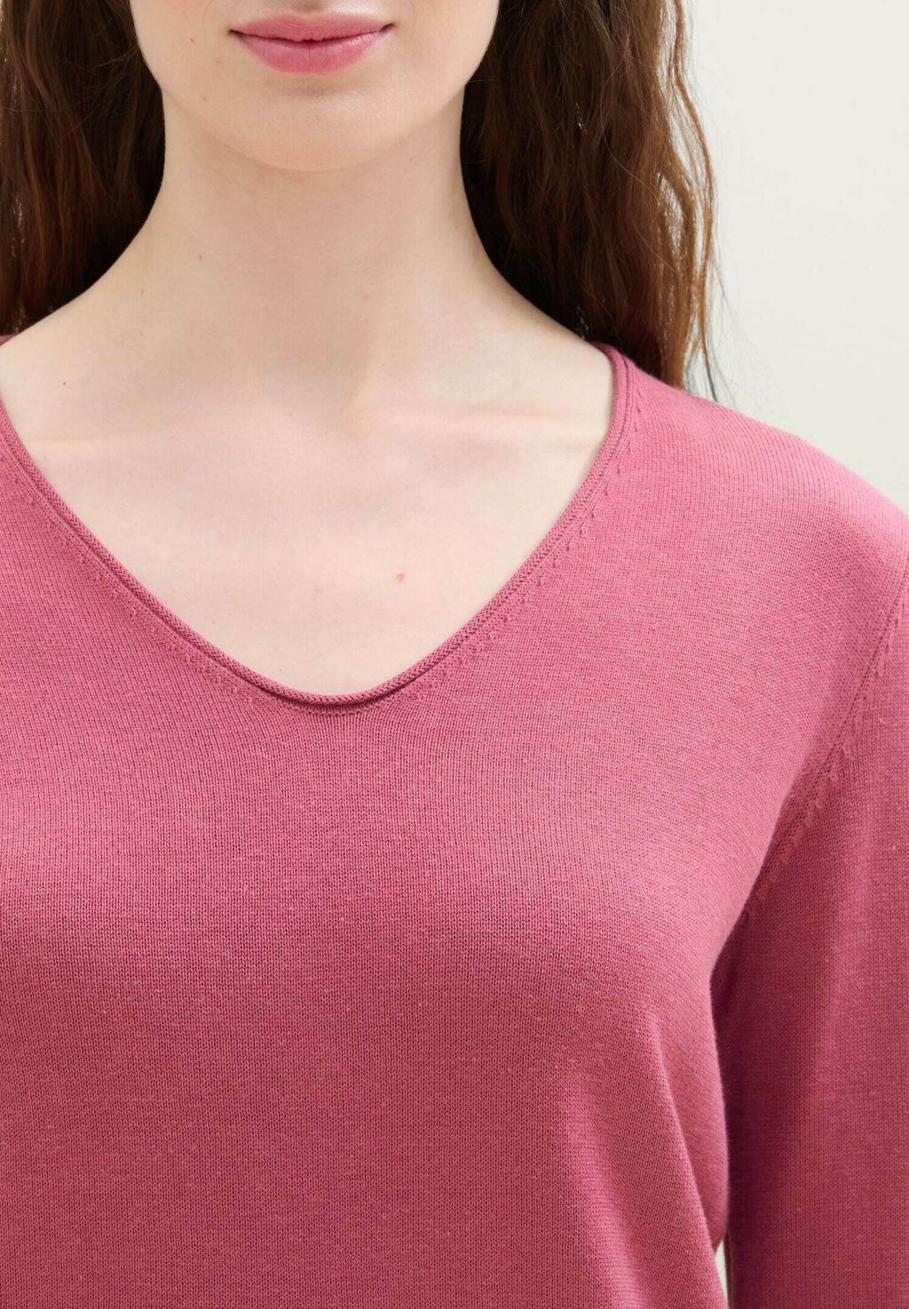 

Вязаный свитер BASIC V-NECK TOM TAILOR, розовый