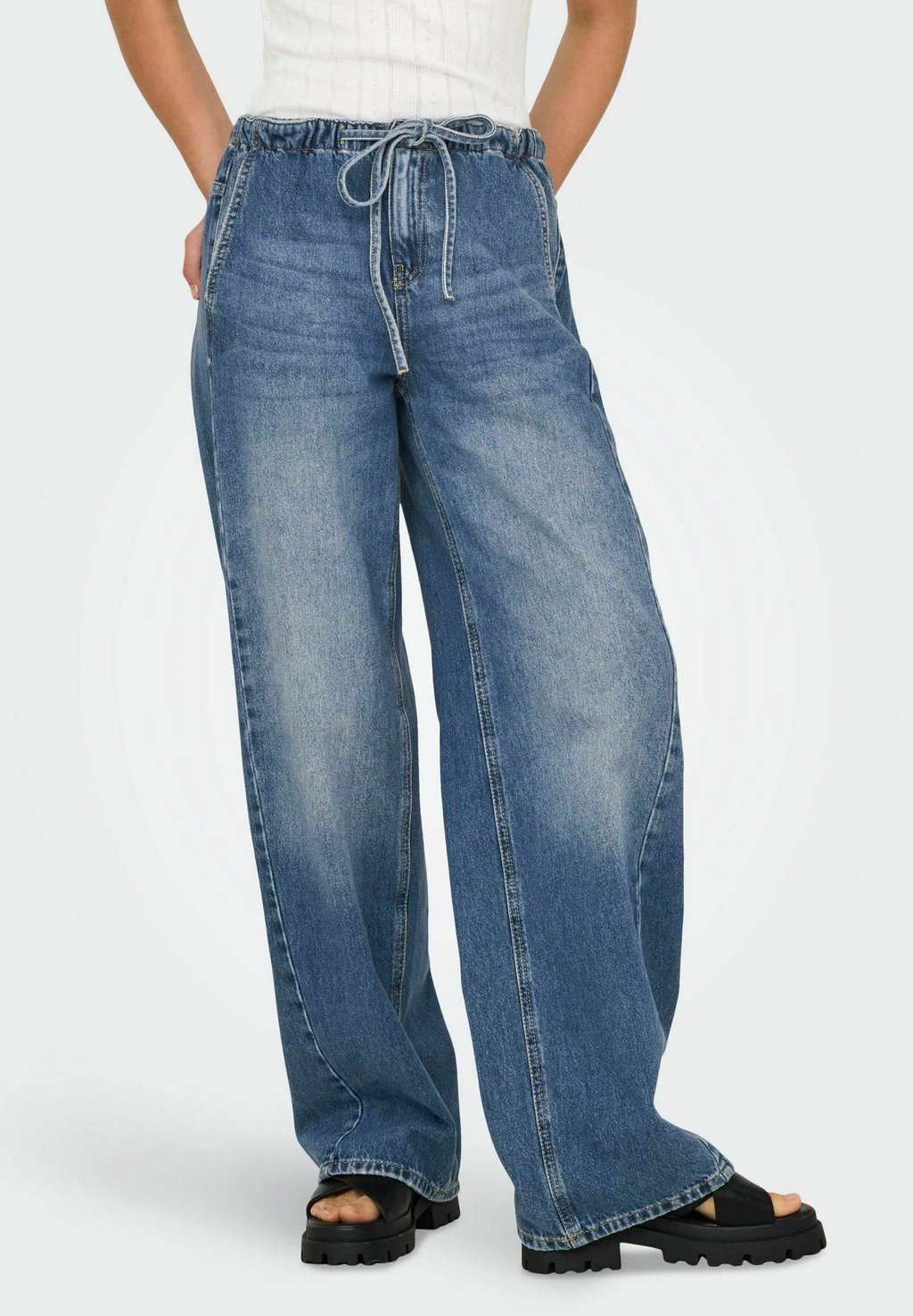 

Джинсы свободного кроя MIT WEITEM BEIN ONLPENNIE ONLY, цвет Medium Blue Denim