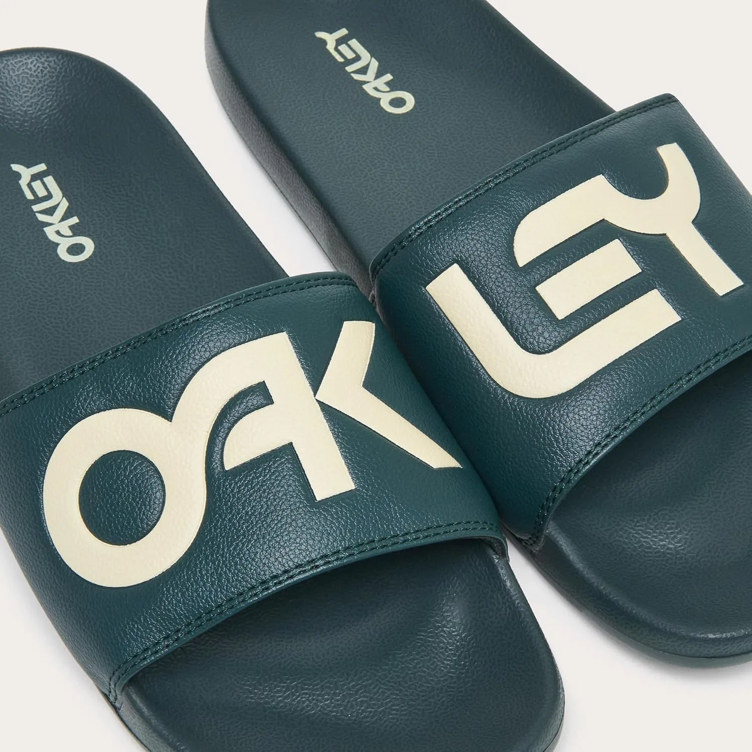 Сандалии мужские Oakley, зеленый — фото 2