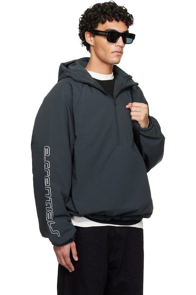 Fear Of God Essentials Серая праздничная нейлоновая куртка-анорак с половинной молнией — фото 2