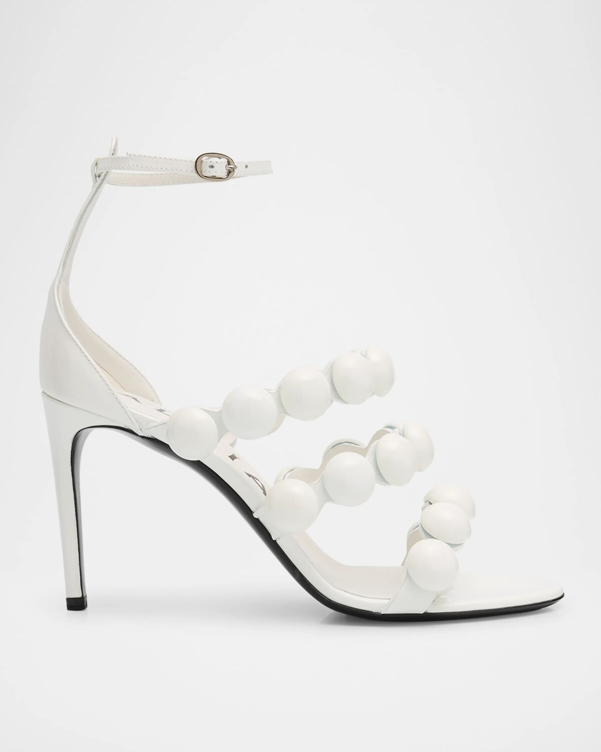 Лакированные босоножки с ремешком на щиколотке Bubble Alaia, цвет Blanc