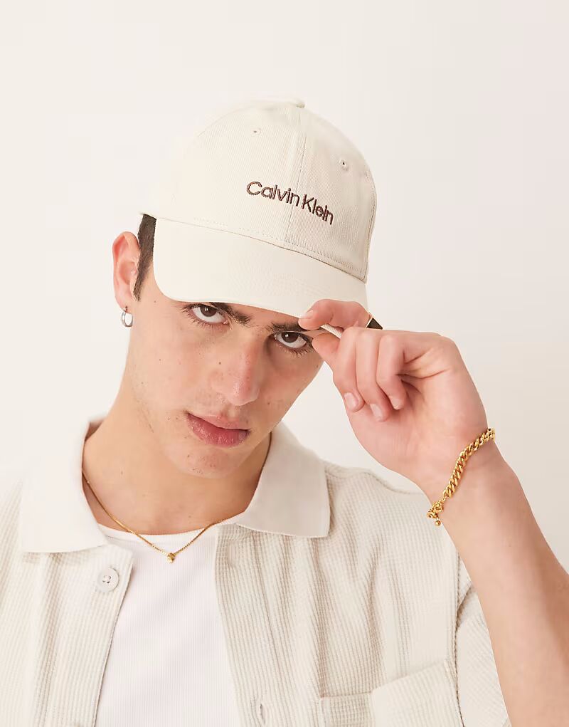 

Кепка с вышитым логотипом из денима Calvin Klein Jeans кремового цвета
