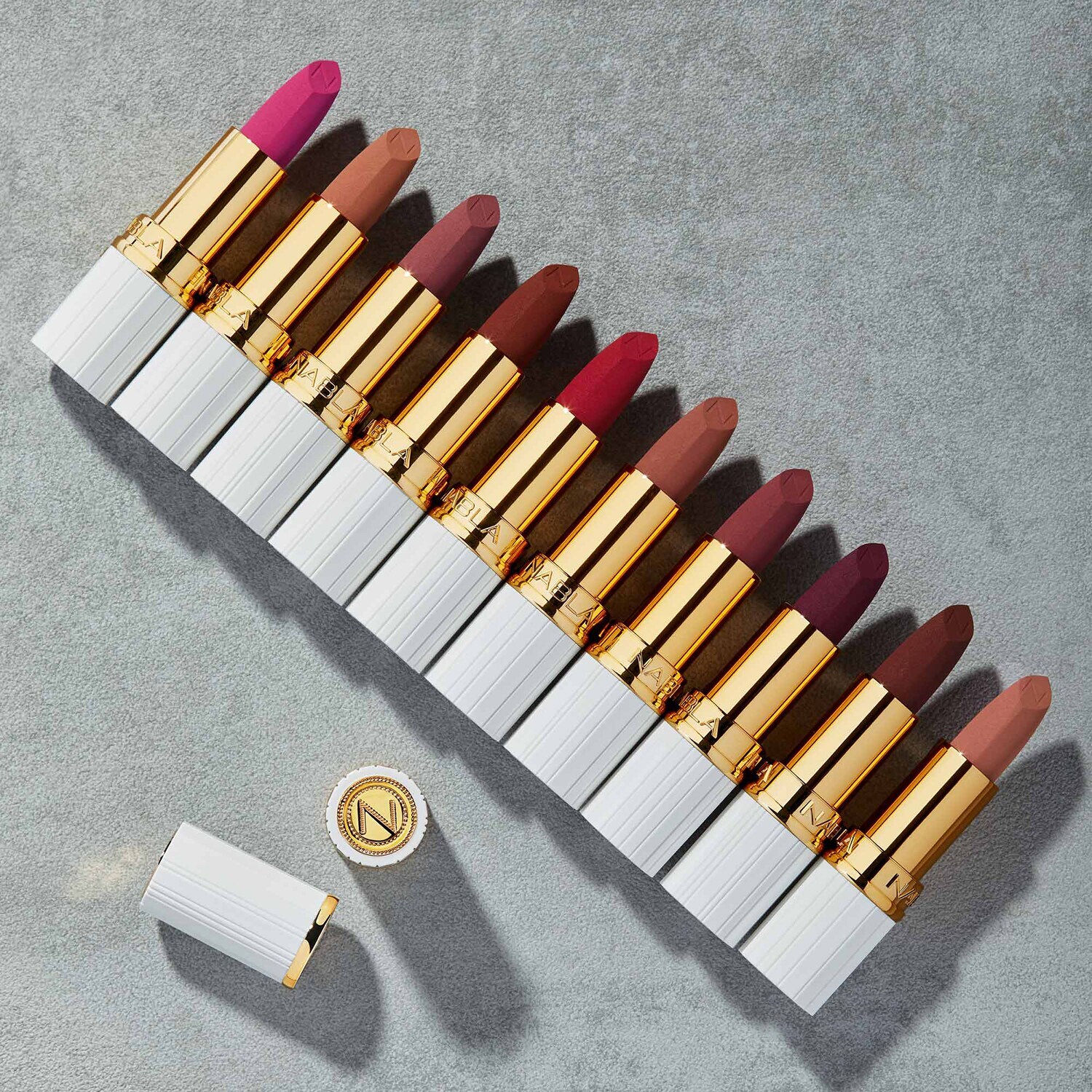 Губная помада Matte Pleasure Lipstick Nabla, Coffee Nude (3,5 g) — фото 4