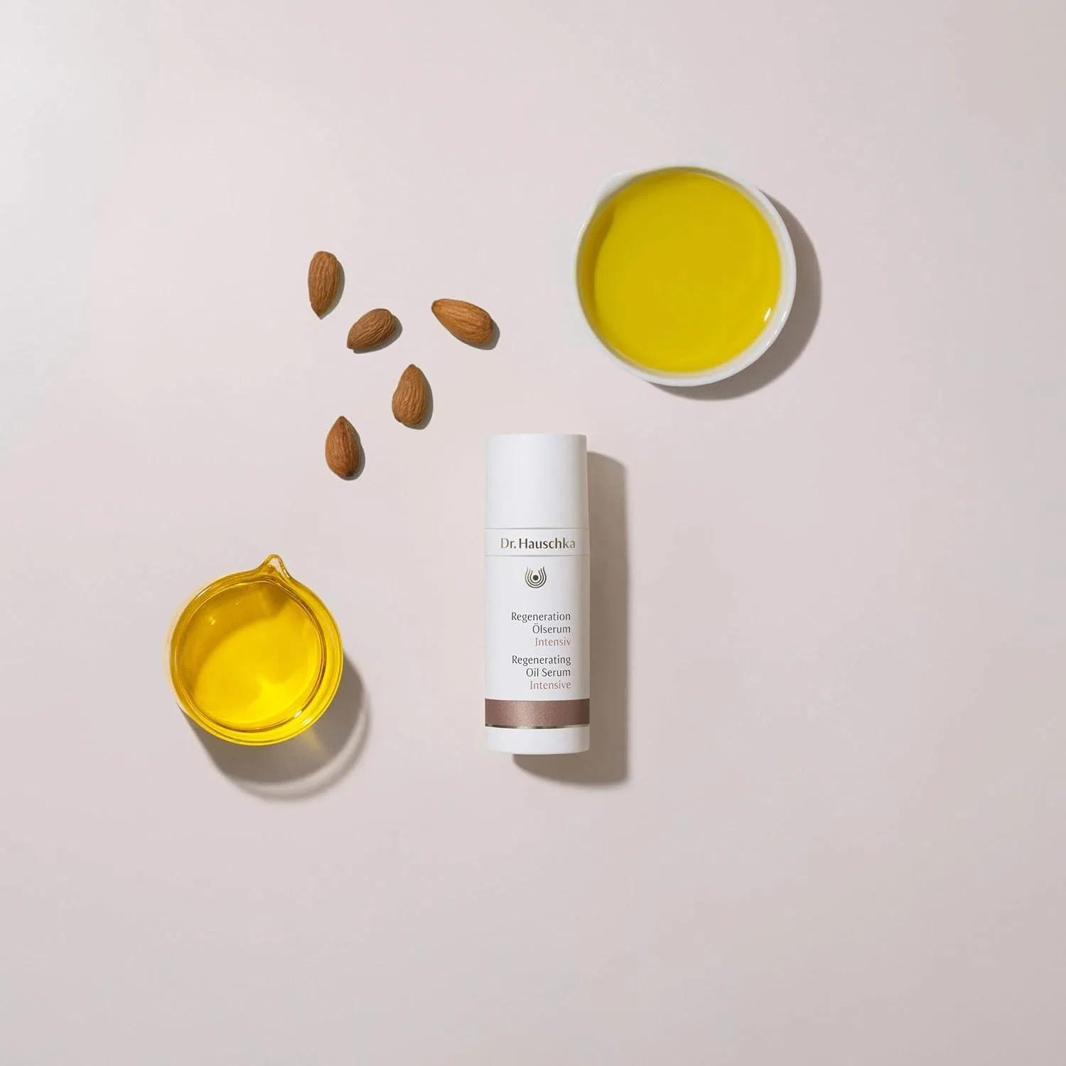 Сыворотка для лица с маслами Dr. Hauschka Legen Oil Serum, 20 мл — фото 3