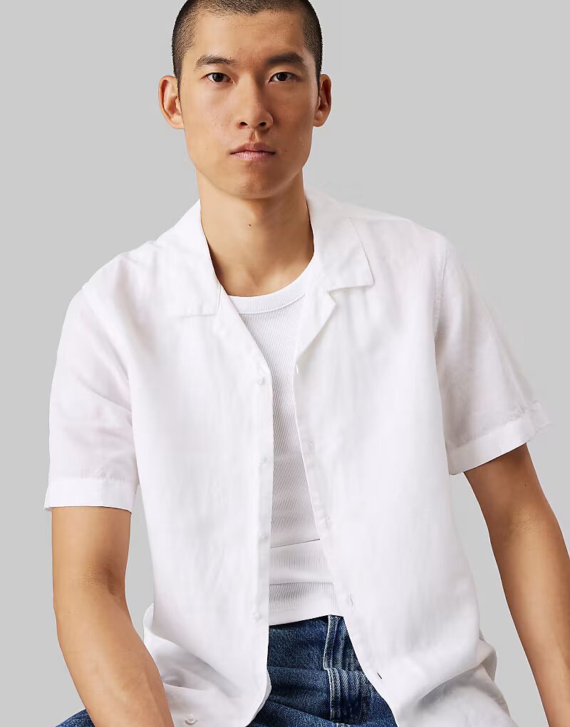 

Рубашка Calvin Klein Linen из хлопка с кубинским воротником в ярко-белом цвете