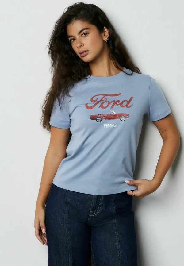 

Футболка стандартного кроя с официальным номерным знаком ford и графическим принтом на автомобиле, с круглым вырезом. Next, Blue, Синий, Футболка стандартного кроя с официальным номерным знаком ford и графическим принтом на автомобиле, с круглым вырезом. 