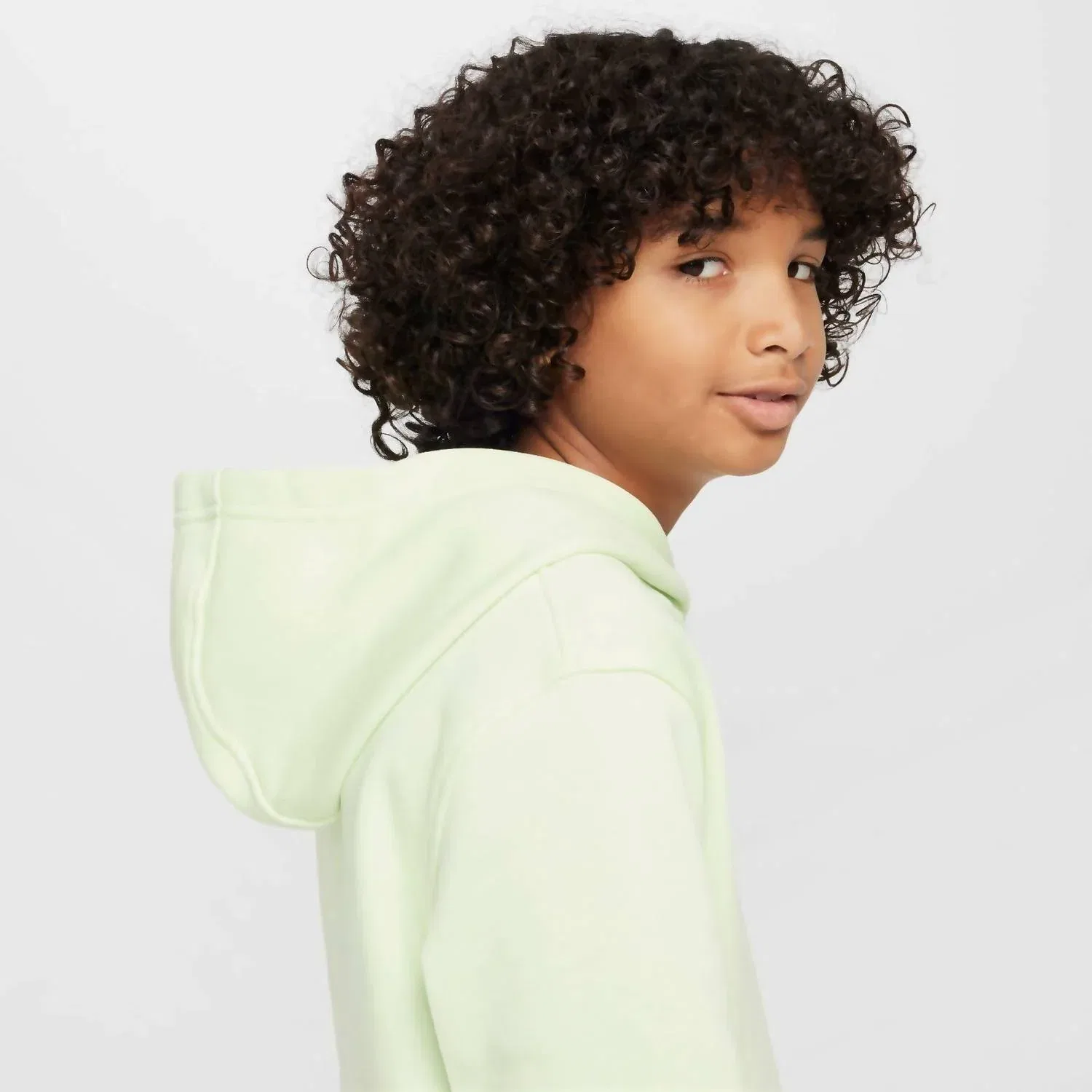 Nike Толстовка с капюшоном Sportswear Club из флиса, цвет лаймово-белый — фото 3