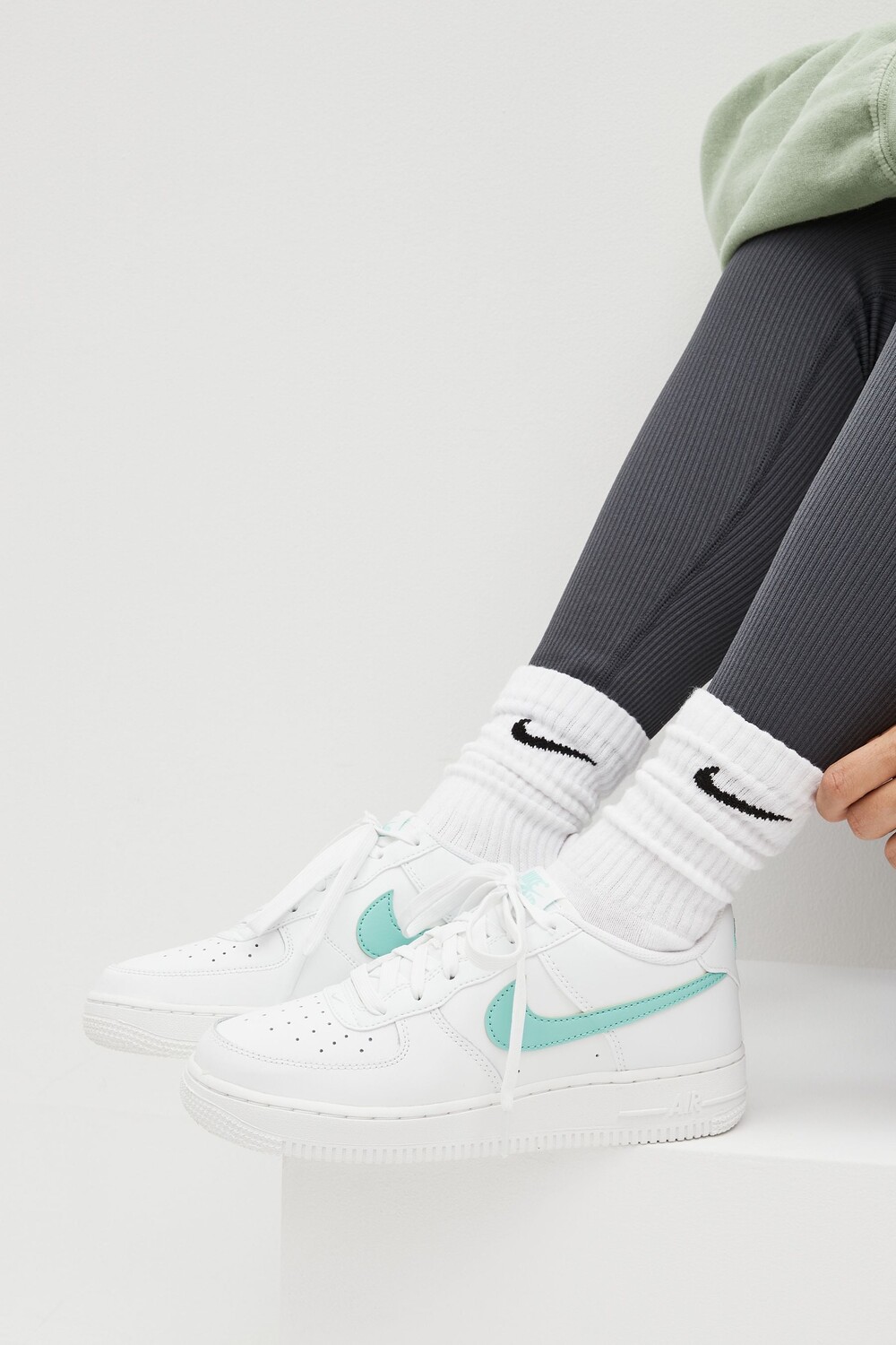 

Молодежная спортивная обувь Air Force 1 Nike, белый