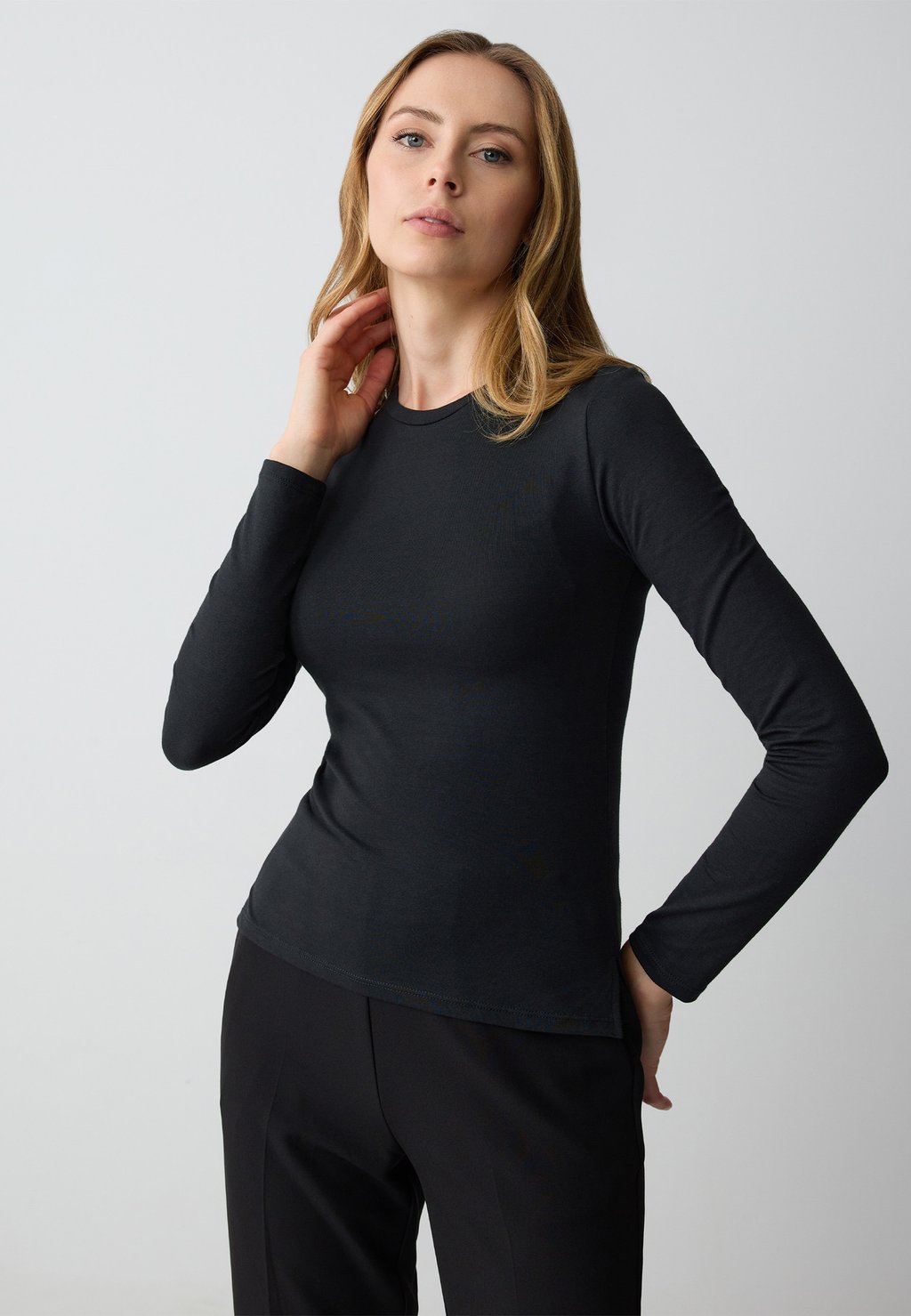 

Топ с длинными рукавами SLIM FIT CREW NECK BASIC Jimmy Key, черный