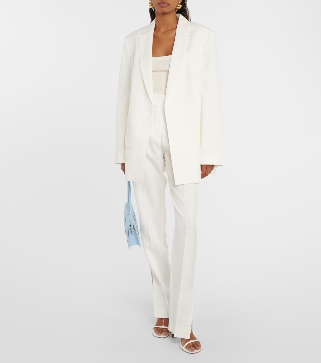 Узкие брюки le pantalon tibau с разрезами по бокам Jacquemus, белый — фото 2