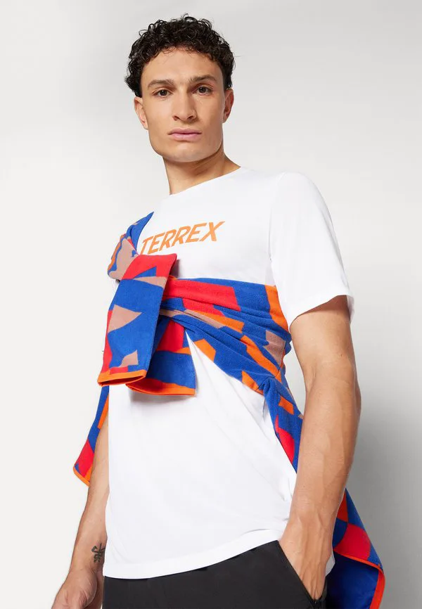 Спортивная футболка log tech Adidas Terrex, White — фото 4
