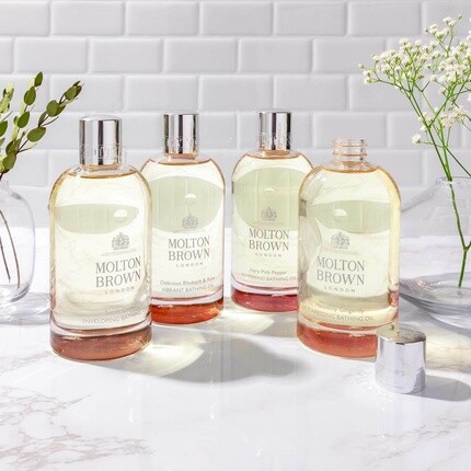 

Molton Brown Heavenly Gingerlily Ласкающее масло для купания 200 мл, Серый, Molton Brown Heavenly Gingerlily Ласкающее масло для купания 200 мл