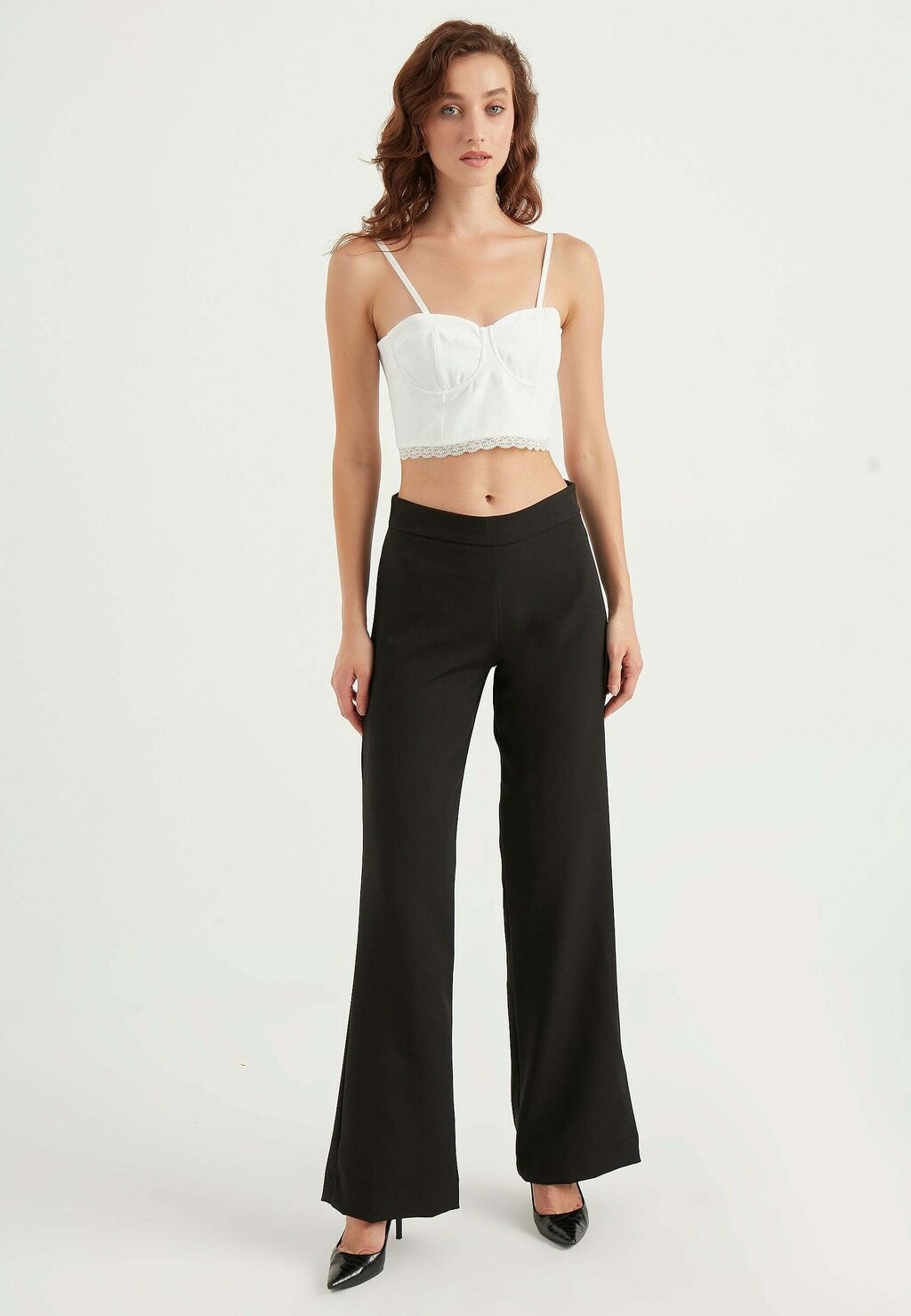 

Топ CROP WITH DETAIL Chiquelle, белый