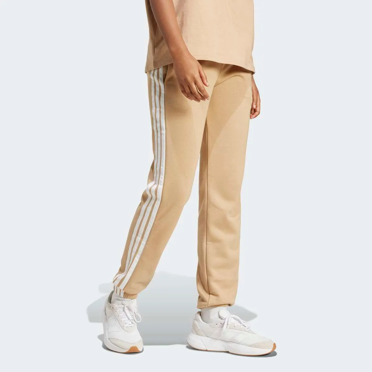 Женские брюки Essentials French Terry с манжетами и 3 полосками adidas, коричневый — фото 3