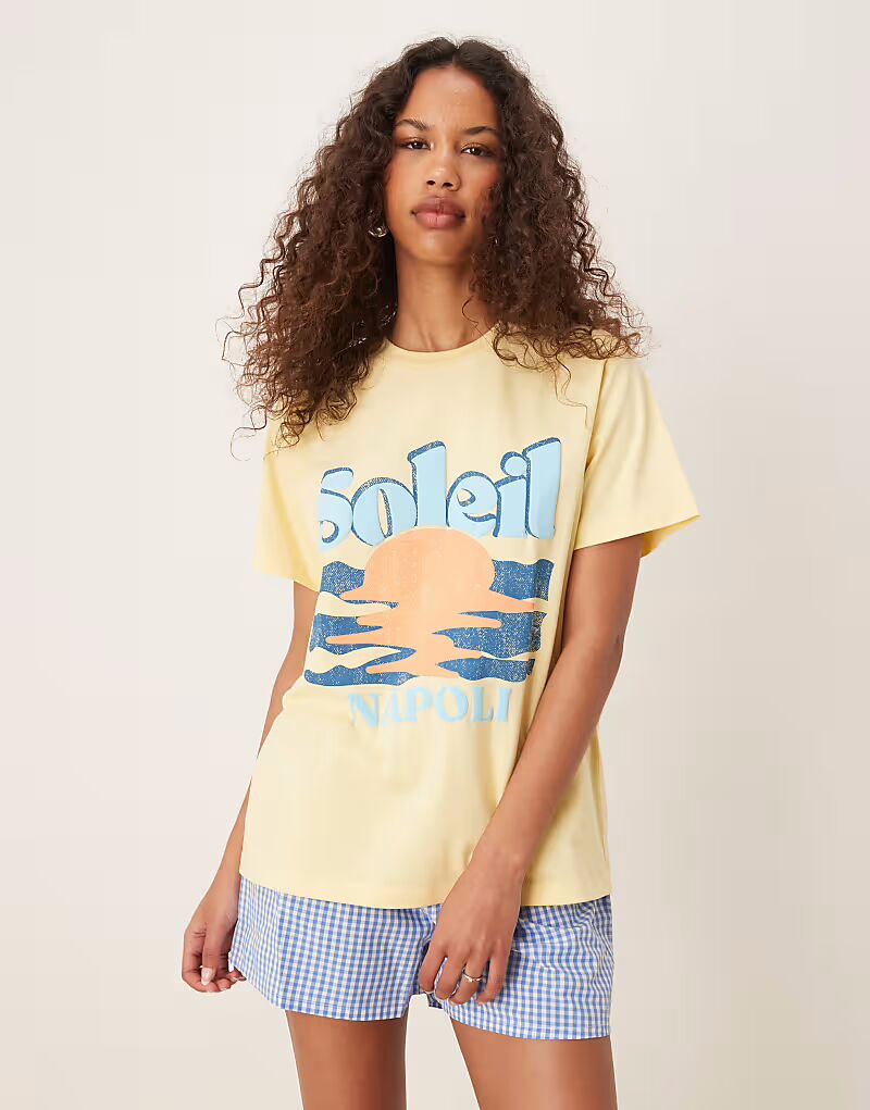 

Футболка ASOS DEISGN прямого кроя с принтом «Soleil Sun» желтого цвета ASOS DESIGN