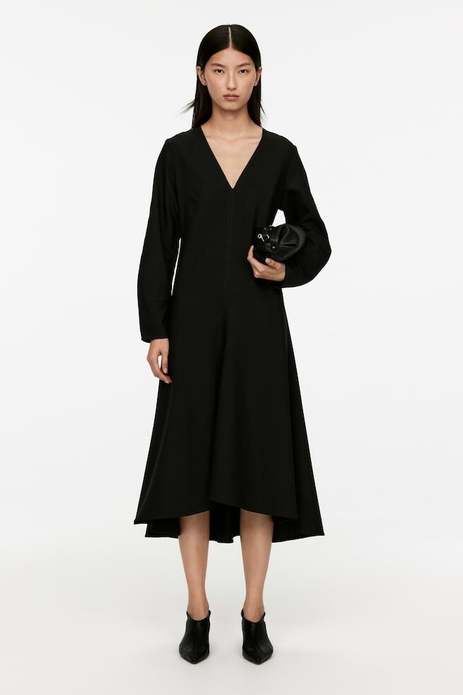 

Расклешенное платье миди из смесовой шерсти Arket, черный