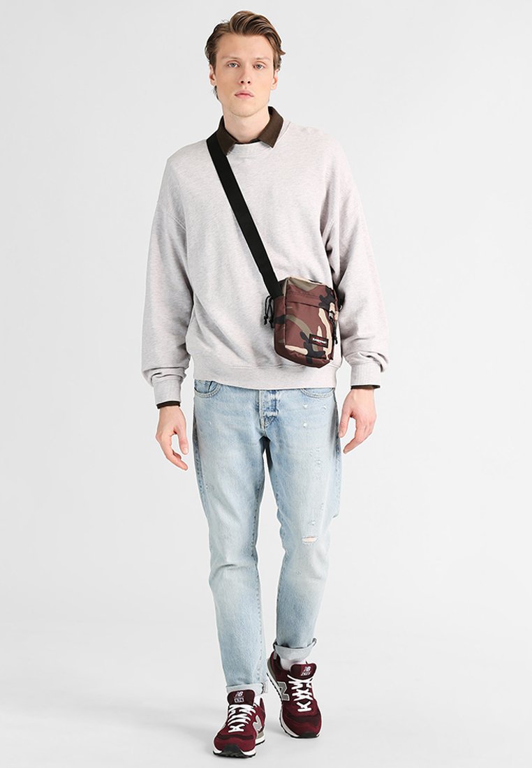 

Сумка через плечо THE ONE - Across body bag Eastpak, мультиколор