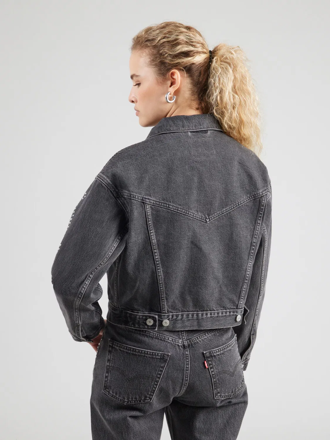 Демисезонный куртка Shrunken 90s Trucker Levi S, черный деним — фото 3