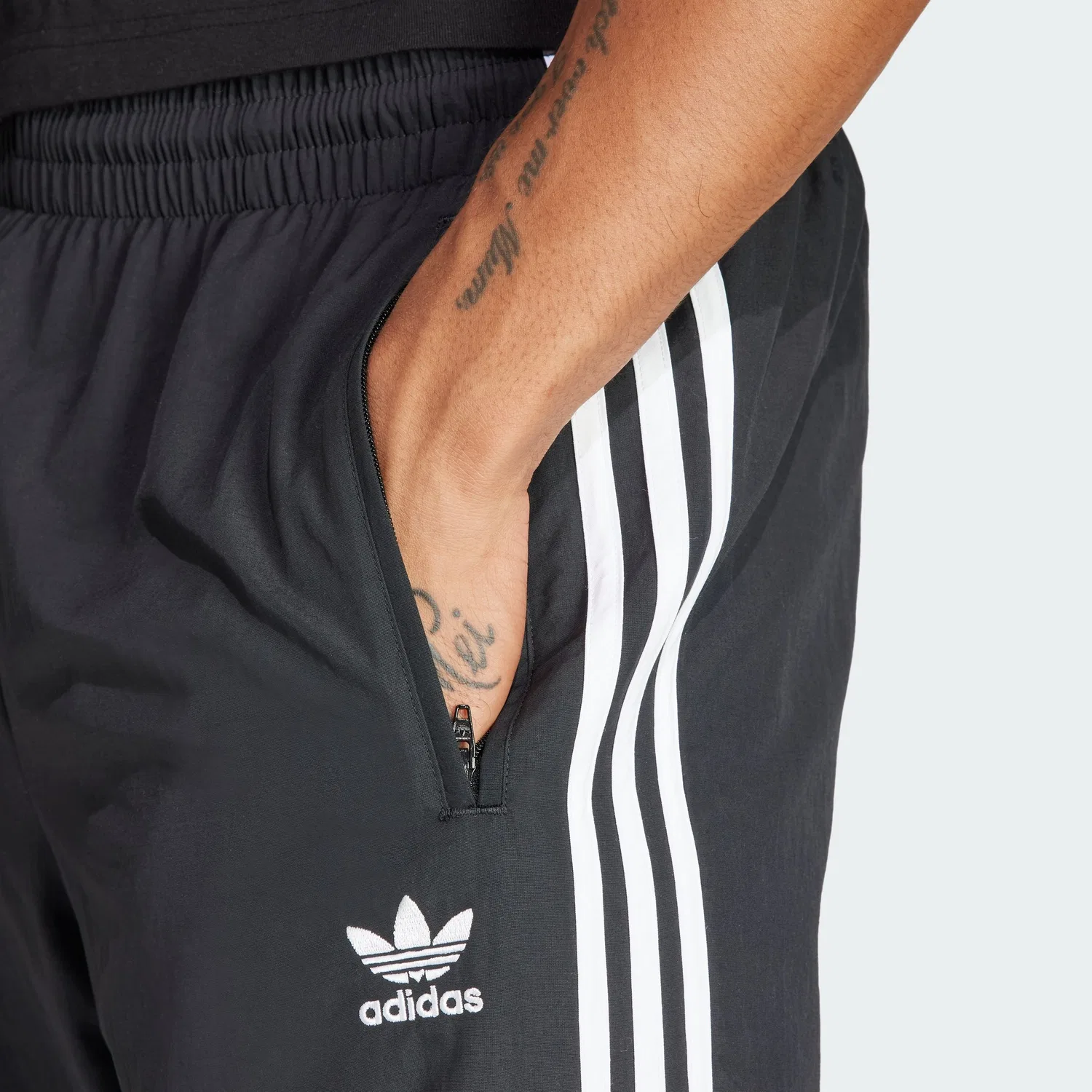 Женские тканые спортивные брюки Firebird Adicolor, чёрные, от Adidas — фото 4