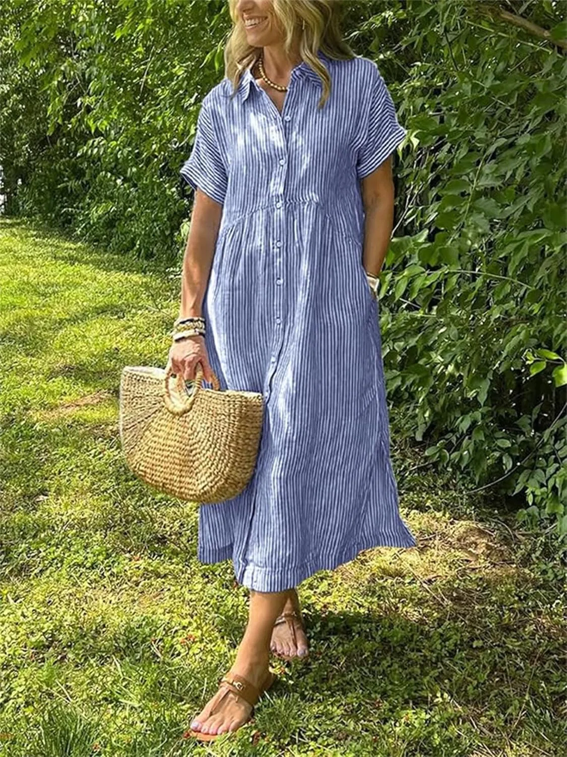 Платье-рубашка в полоску с отложным воротником и пуговицами, с функциональными карманами, повседневное свободное платье-футляр миди с коротким рукавом — фото 3