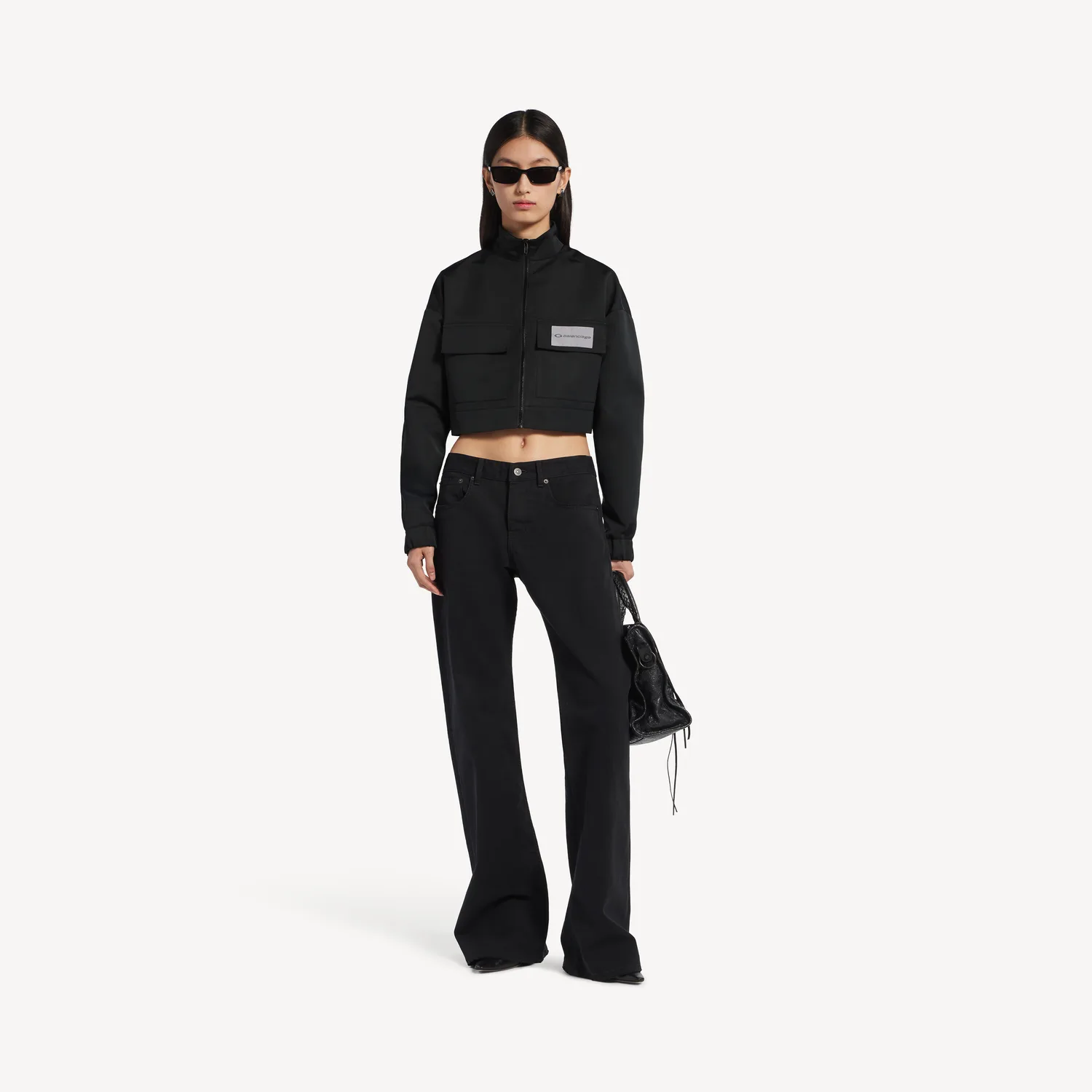 BALENCIAGA Женская укороченная спортивная куртка черного цвета — фото 2