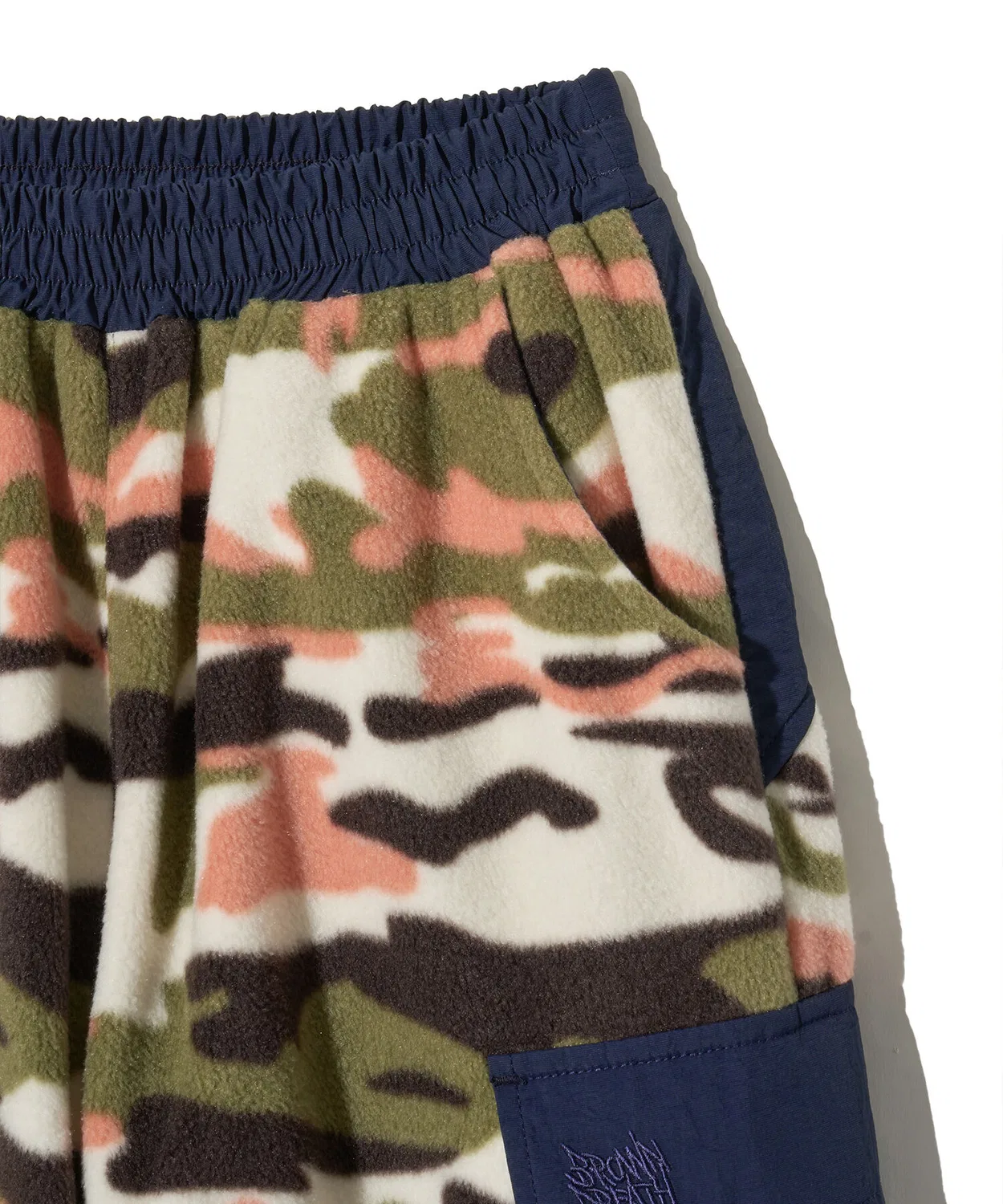 Детские флисовые брюки Camo цвета хаки от Brownbreath Kids — фото 4