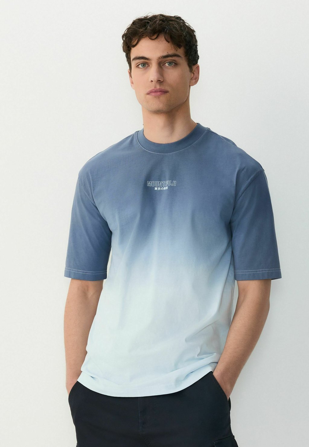 

Футболка с принтом DIP DYE GRAPHIC Next, синий
