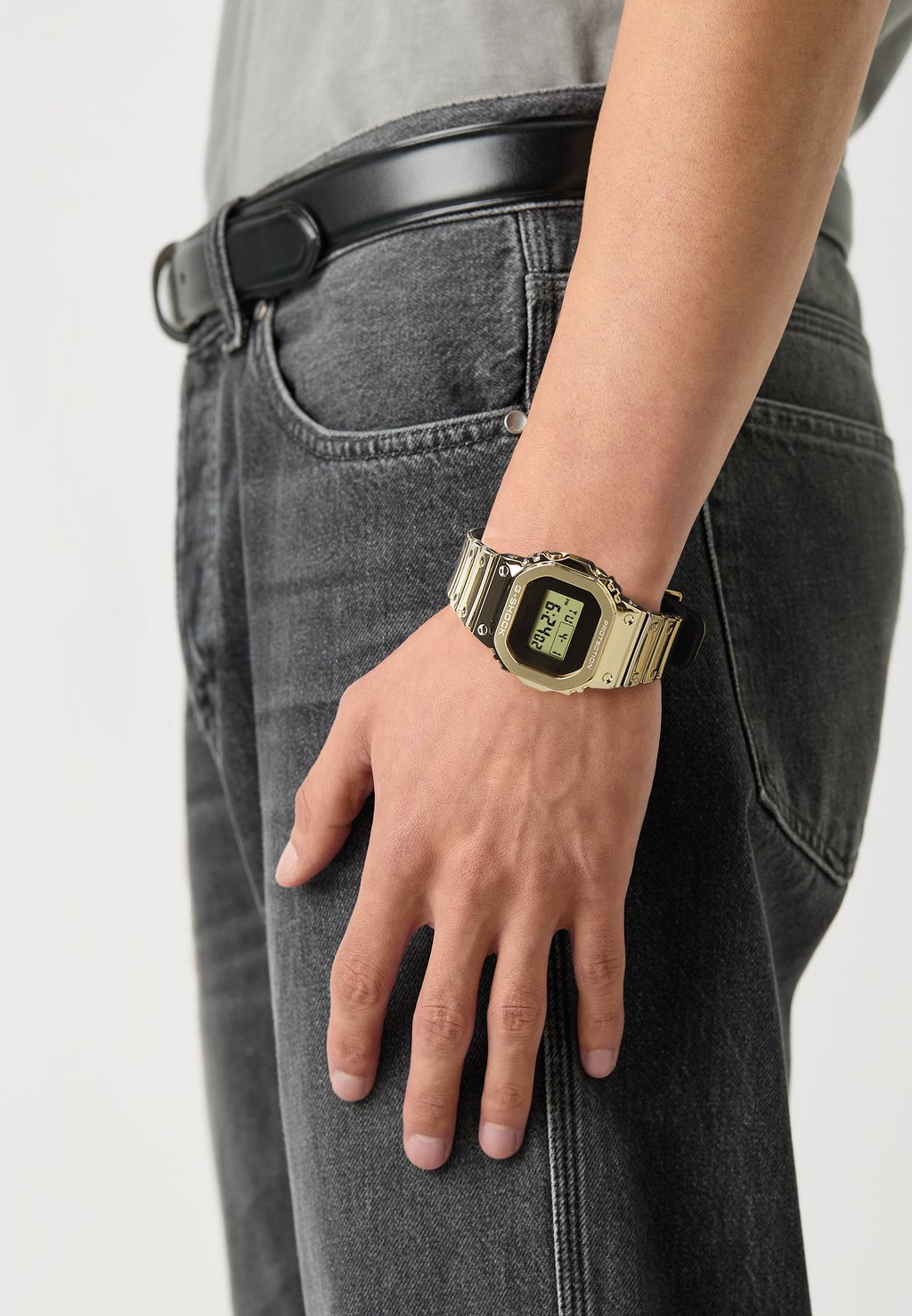 

Цифровые часы GM-5600YMG-9 UNISEX G-SHOCK, золотой