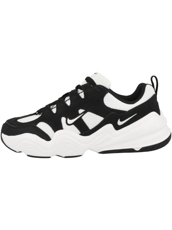 

Кроссовки на шнуровке Nike, белый