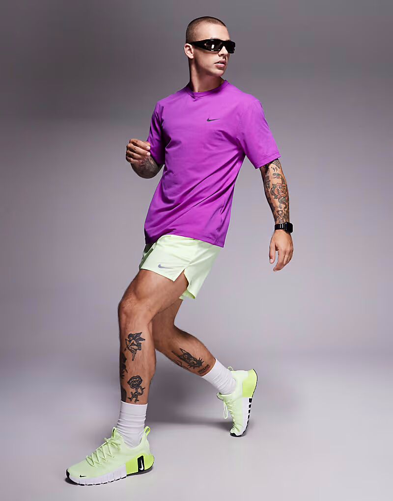 

Шорты Running Challenger Dri-FIT 7 дюймов зеленого цвета Nike Running