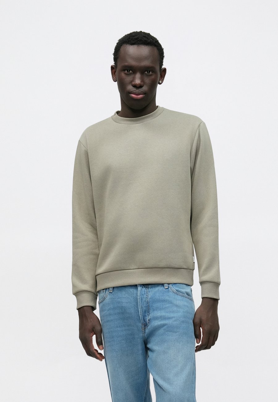 

Толстовка Jack & Jones JJEBRADLEY CREW, Vetiver/Olive