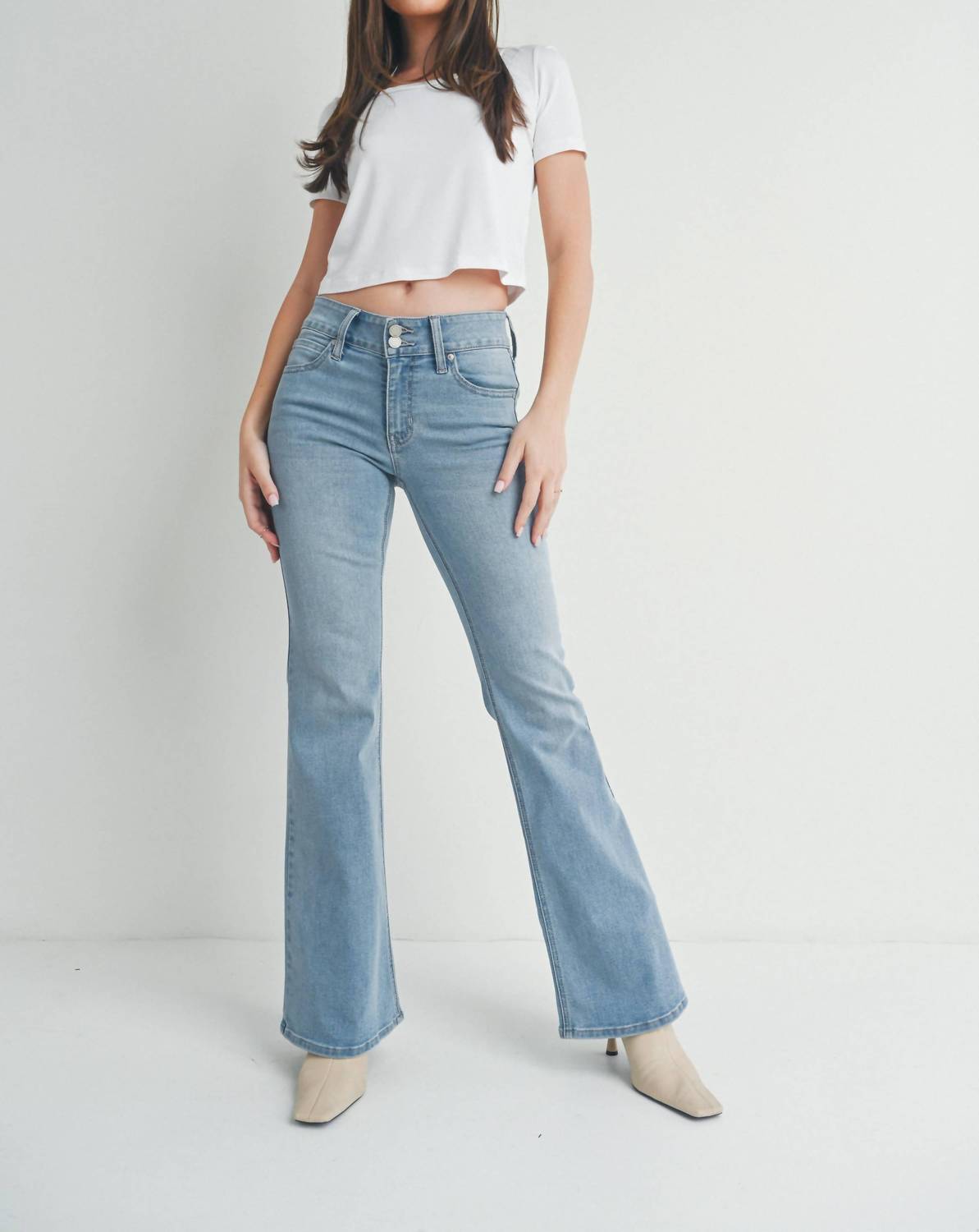 

Расклешенные джинсы с двумя пуговицами из светлого денима JBD., цвет light denim