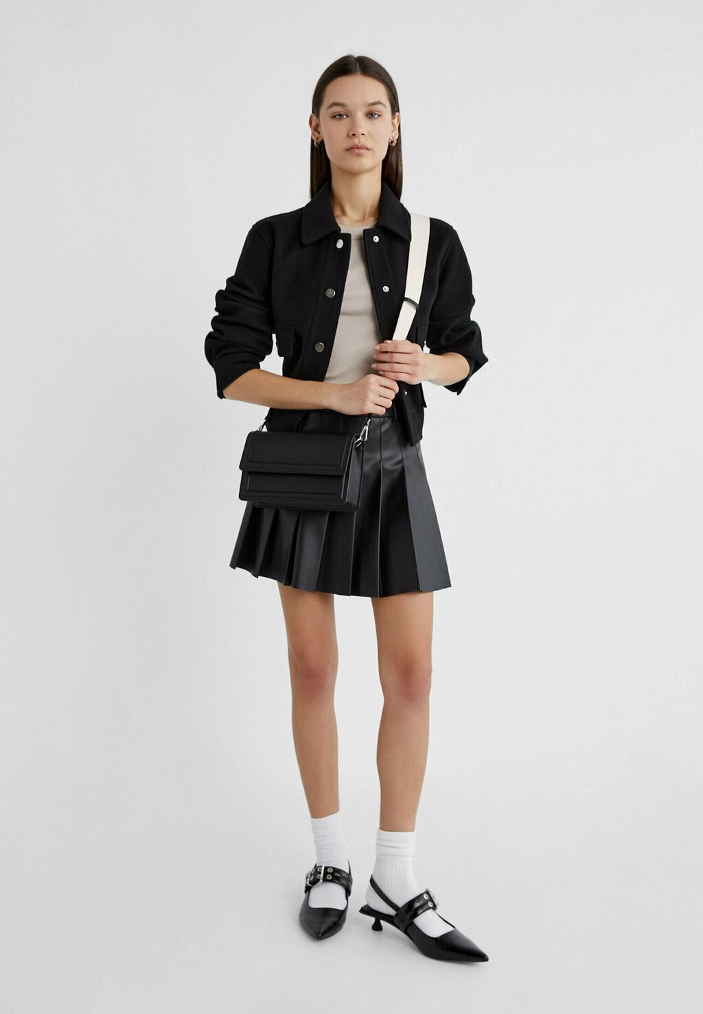 

Сумка через плечо CONTRAST Stradivarius, цвет black