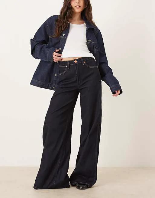 

Широкие джинсы Wrangler Canyon цвета индиго