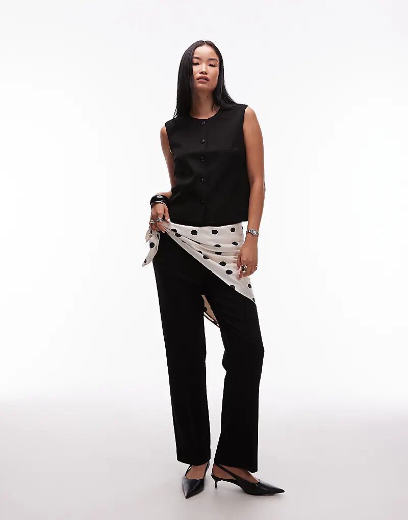 

Костюмные брюки прямого кроя черного цвета