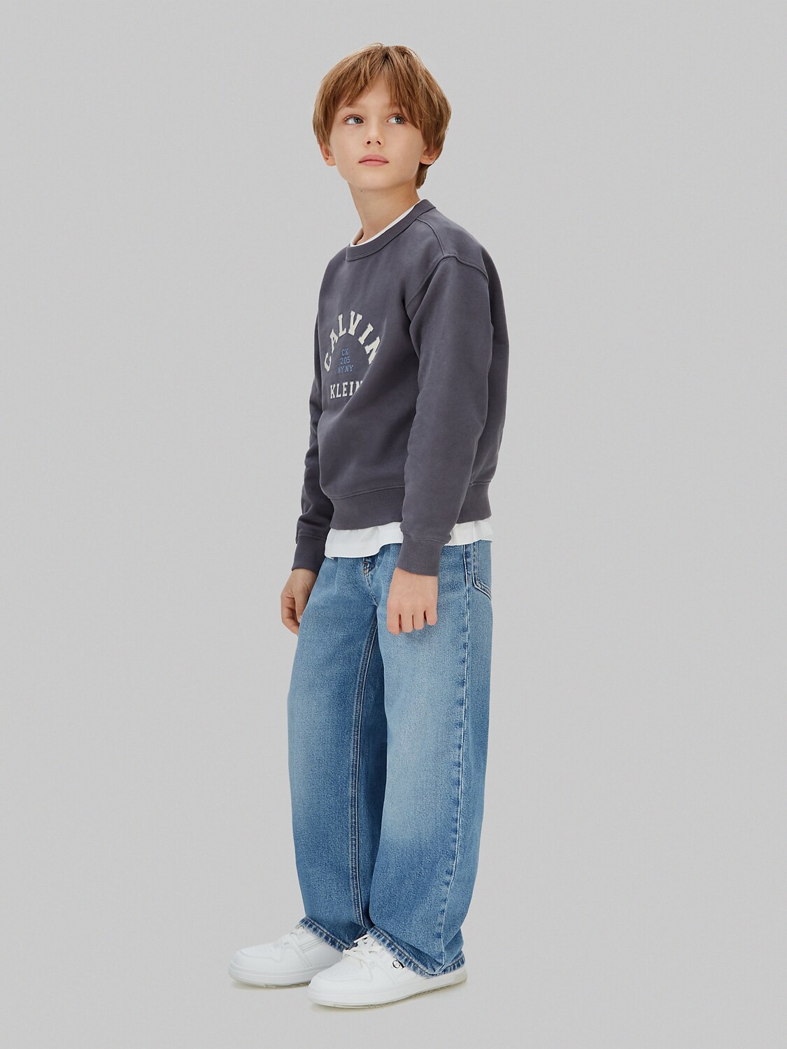 Calvin Klein Jeans Толстовка 'Varsity' в дымчато-сером цвете — фото 3