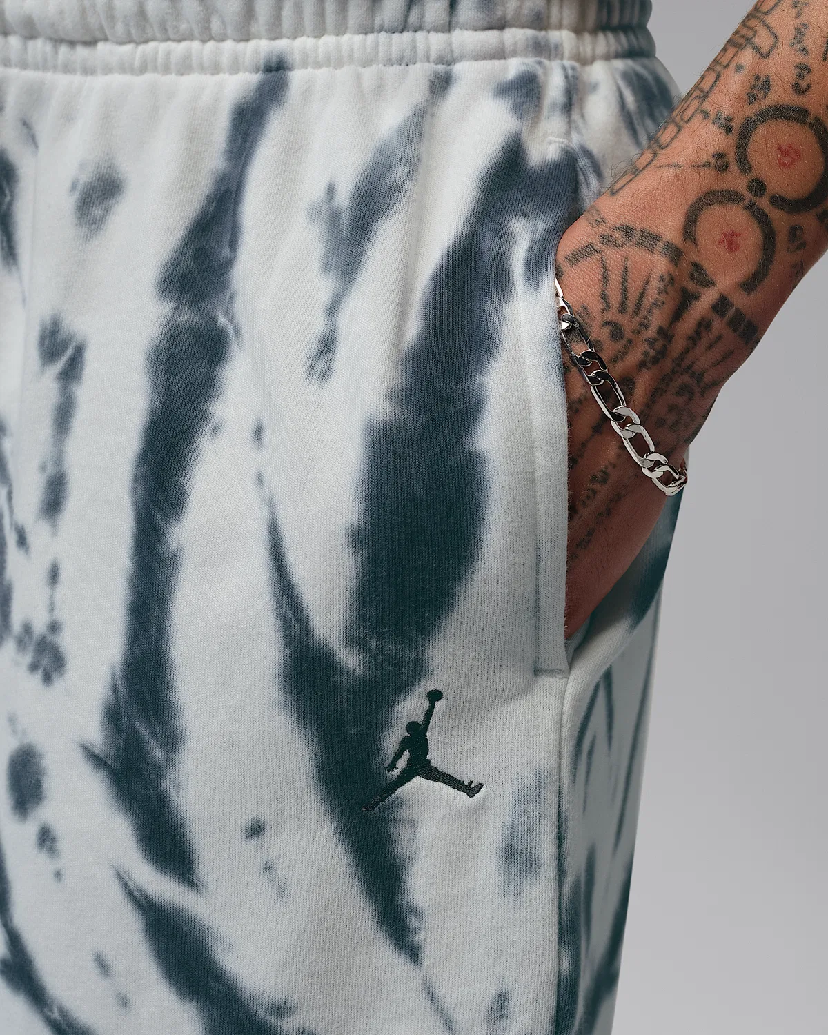 Мужские шорты Tie-Dye Festival Jordan Brooklyn Fleece, Sail/Off Noir/Black — фото 4