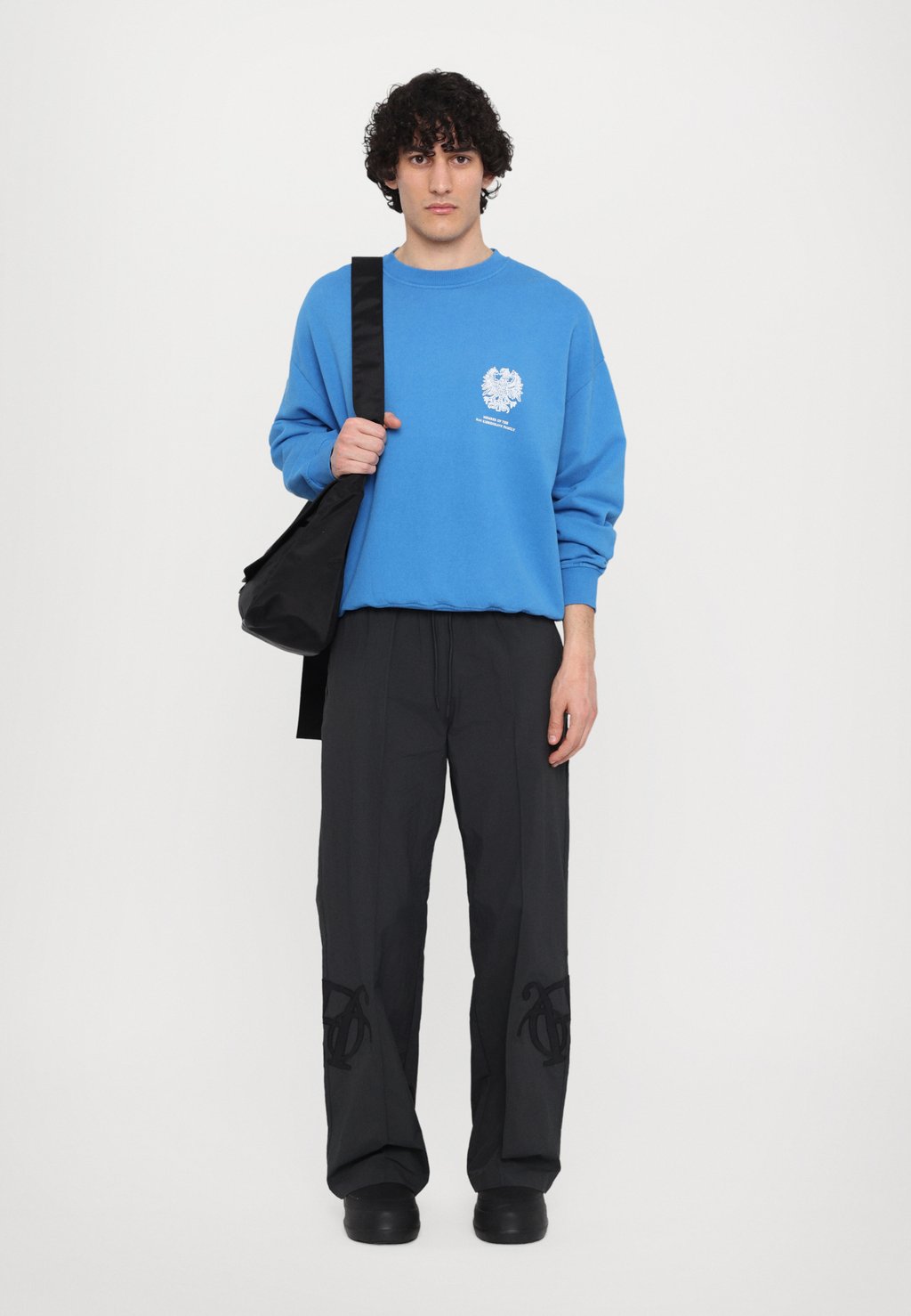 

Толстовка MONOGRAM PRINTED CREW NECK UNISEX Han Kjøbenhavn, цвет Royal Blue