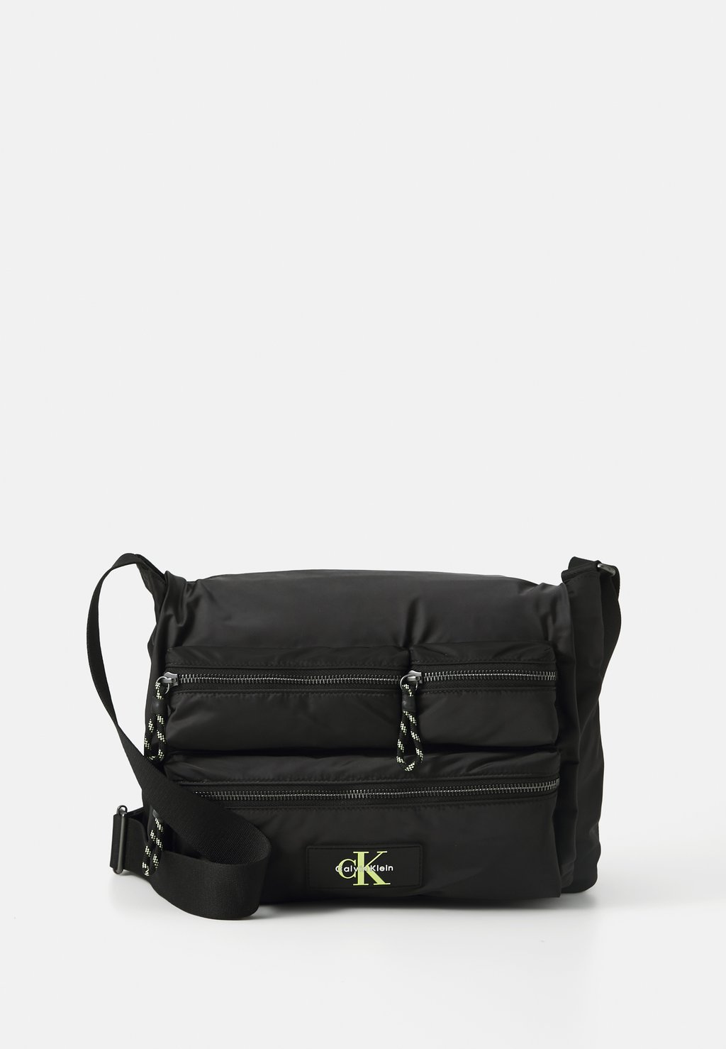 

Сумка через плечо TECH UTILITY CROSSBODY Calvin Klein Jeans, черный
