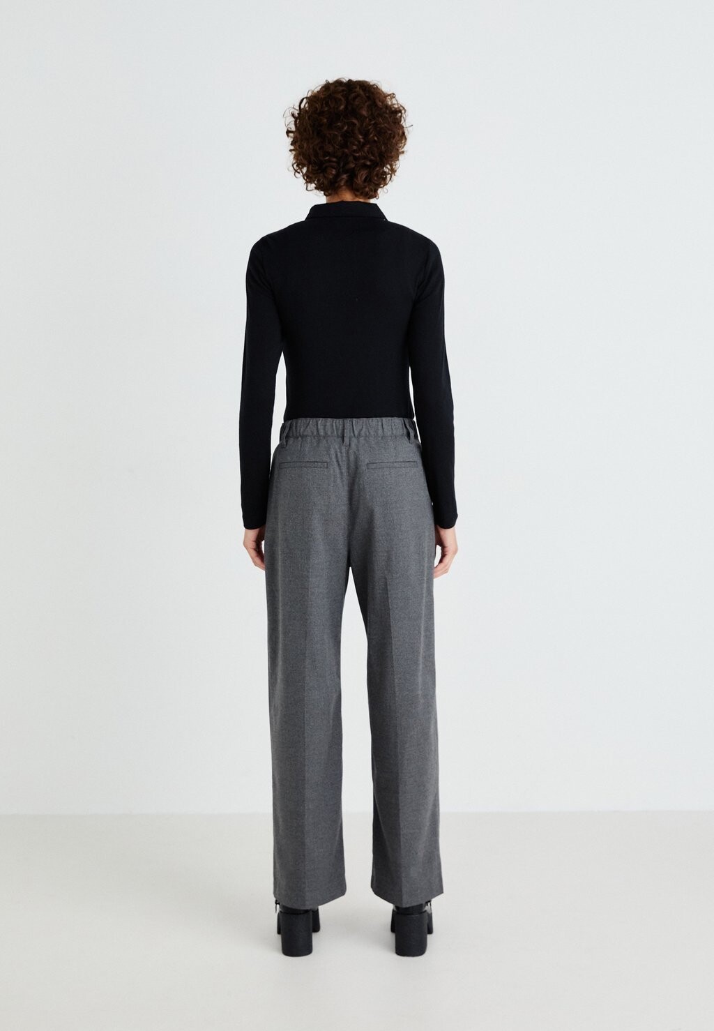

Брюки EASY NON PLEATED GAP, темно-серый