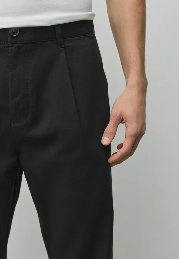Брюки чинос Regular Tapered Fit Cotton Rich Stretch, Next, черный — фото 3