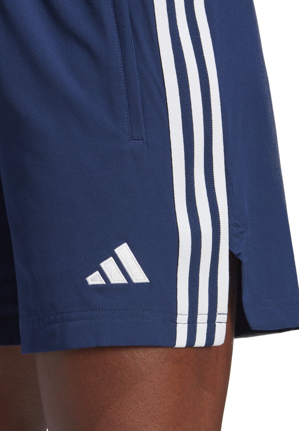 

Спортивные шорты FUSSBALL TEAMSPORT TIRO 23 S adidas Performance, темно-синий