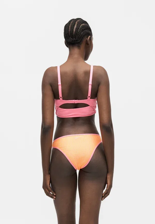 Нижняя часть бикини Nike Swim с рифленой текстурой, розовое свечение — фото 3