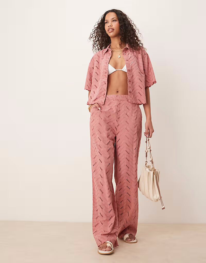 

Свободные брюки ASOS DESIGN с геометрическим узором и вышивкой розового цвета