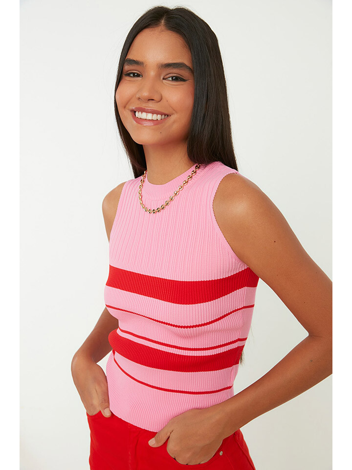 

Топ trendyol, цвет Rosa/Rot